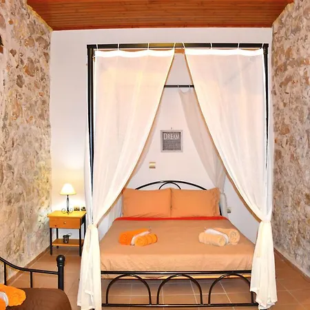 Pensionat Minares Traditional 3*