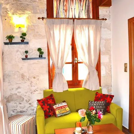 Minares Traditional Pensionat 3*